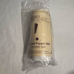 Retired Pampered Chef Pepper Mill, White Open Package, Never Used .